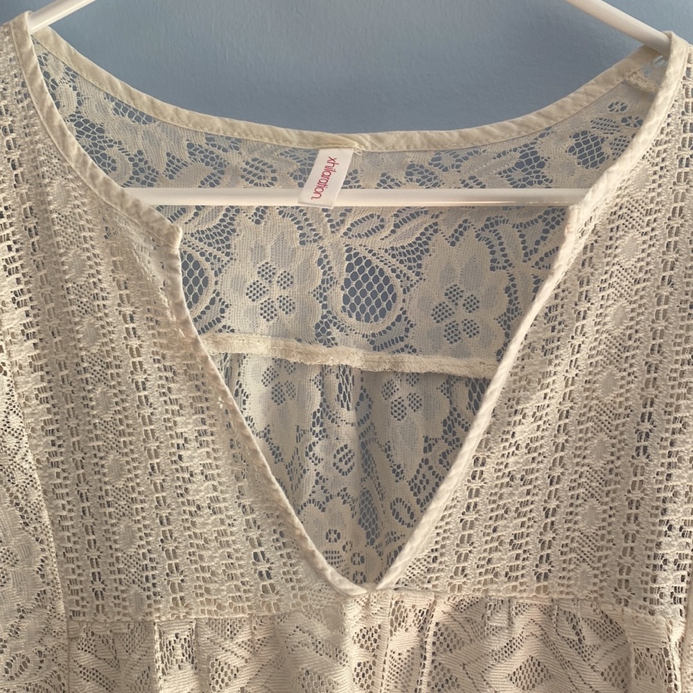 Xhilaration Women’s Cream Lace Blouse - Picture 4 of 7